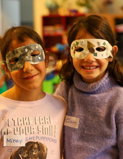 Mädchen mit Superhelden Masken